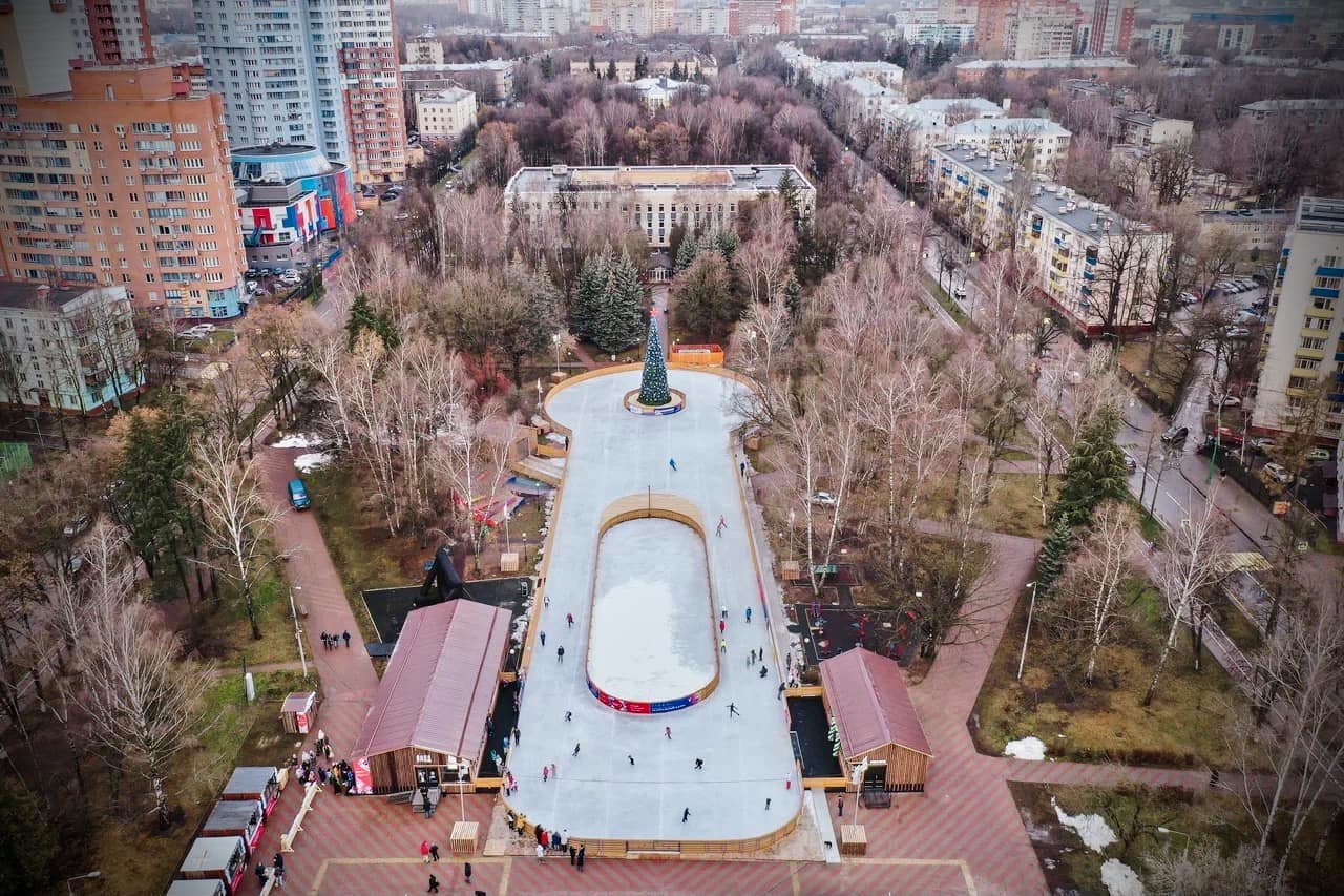 В Химках открылся Театральный каток!